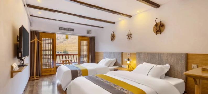 西江千户苗寨山语涧花田民宿(一号风雨桥店)图片