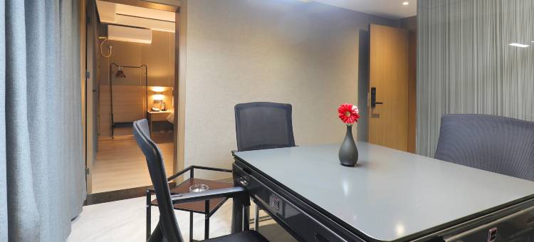 致馨栀子花开酒店(中商江湖MALL洪城商港店)图片