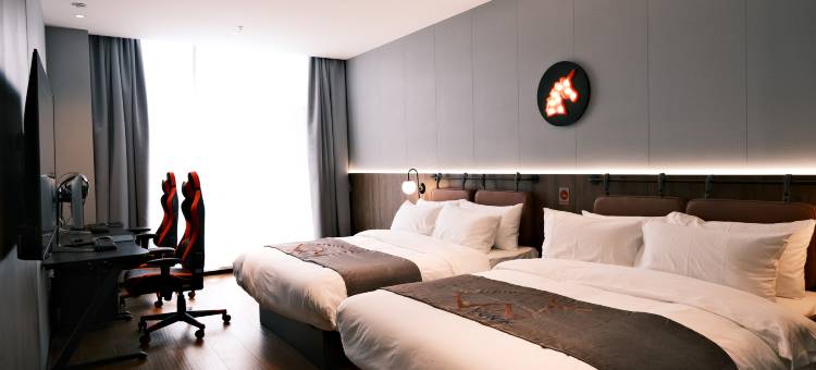 YUNIK电竞酒店(上海闵行华师大店)图片