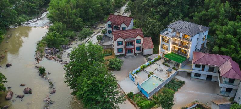 闲栖庭·星空泳池溪畔野奢亲子度假villa(安吉深溪峡谷漂流店)图片
