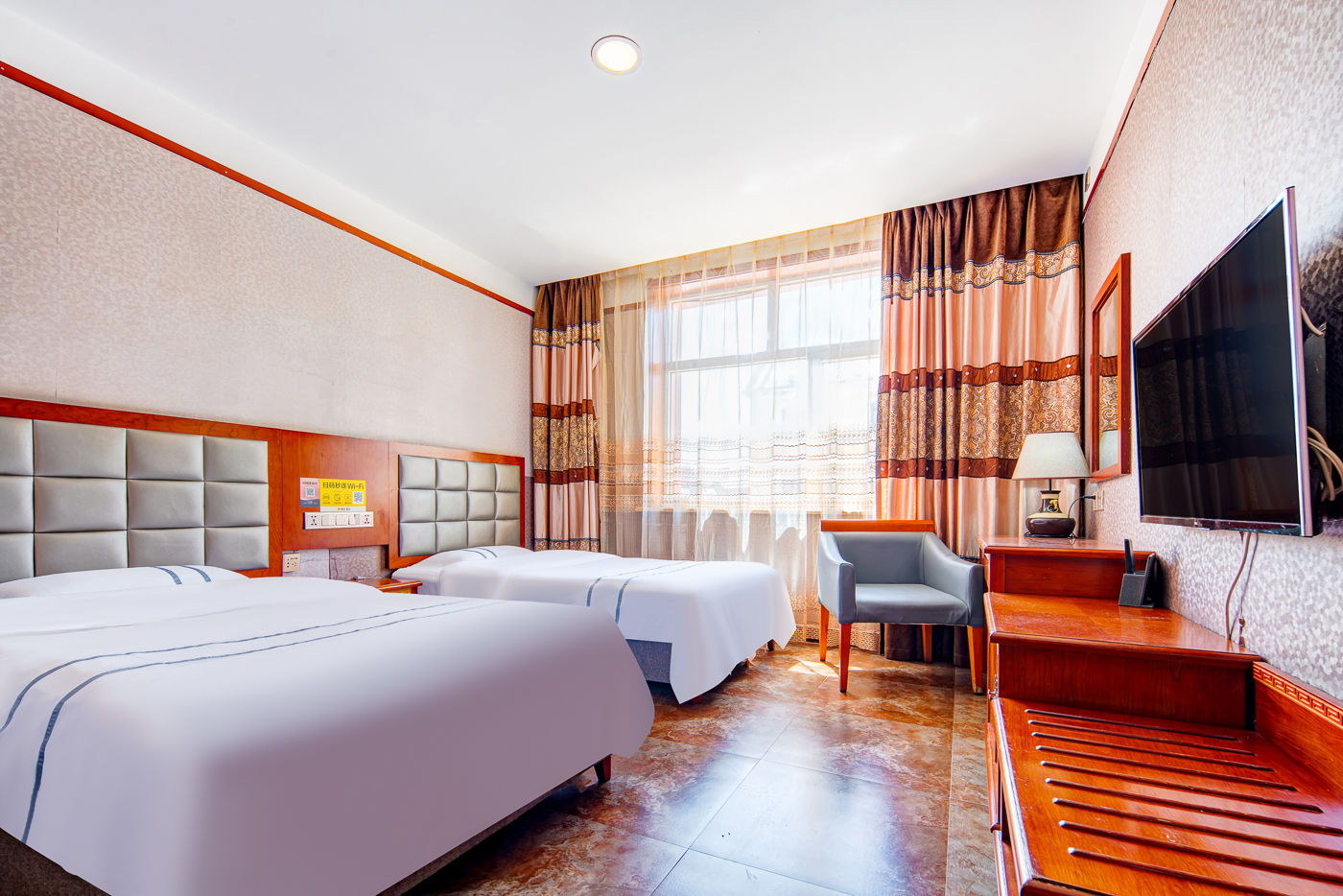 Halun Hotel Over view