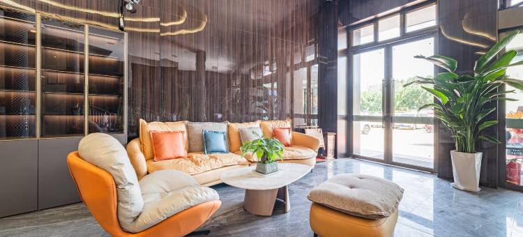 季峰国际酒店(喀什古城民族特色美食街国际会展中心店)图片