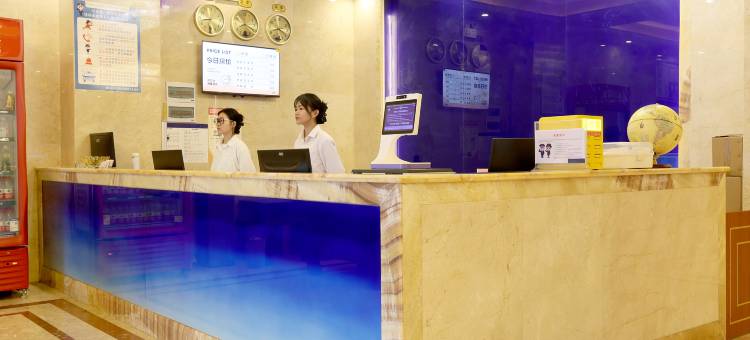 那兰泊·雅曼酒店(德保火车站汽车总站店)图片