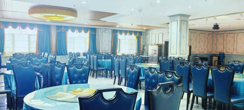 哈巴河厚德大酒店图片