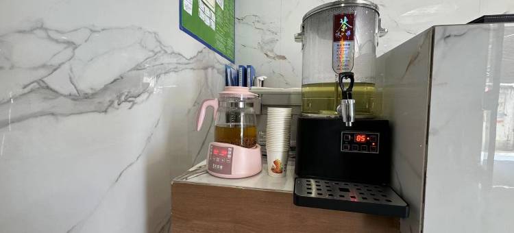 洪丰轻奢酒店(贵阳河滨公园甲秀楼店)图片