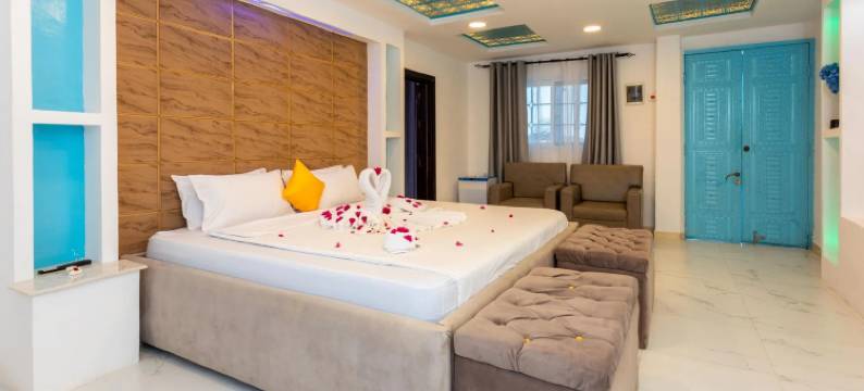 金丝雀金色酒店(Golden Hotel)图片