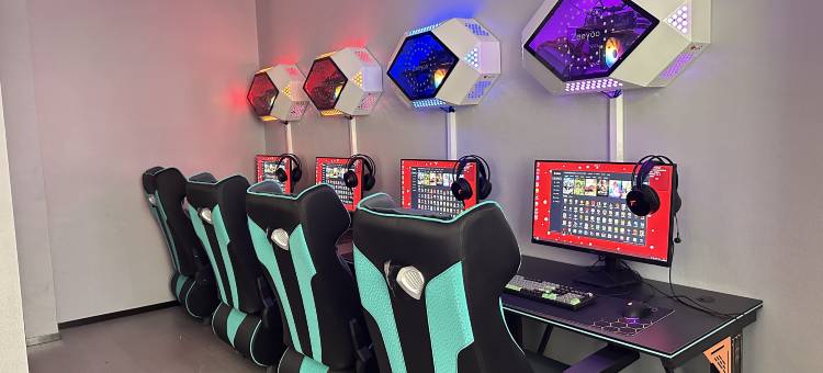 红安元泊电竞酒店图片