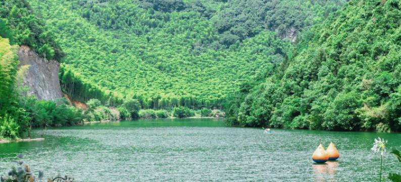 安吉云奢·亲子观影设计师度假 villa 美宿(云上草原店)图片