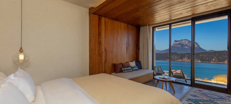 泸沽湖山涧有云湖景度假酒店(花海码头店)图片