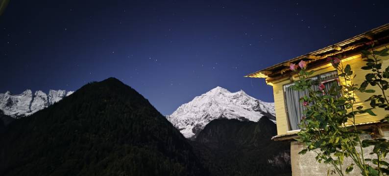 德钦逸云庭客栈图片