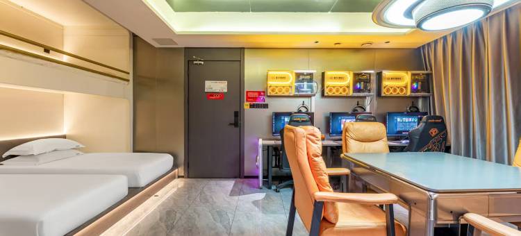 EHA电竞酒店(武汉白沙洲烽火村地铁站店)图片