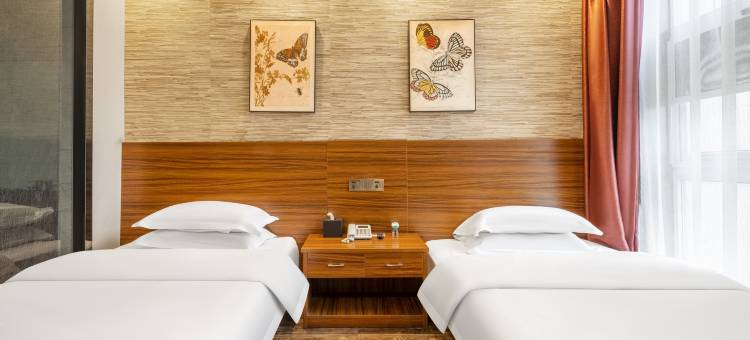 绿原春精品酒店(焦作理工大学双拥主题公园店)图片