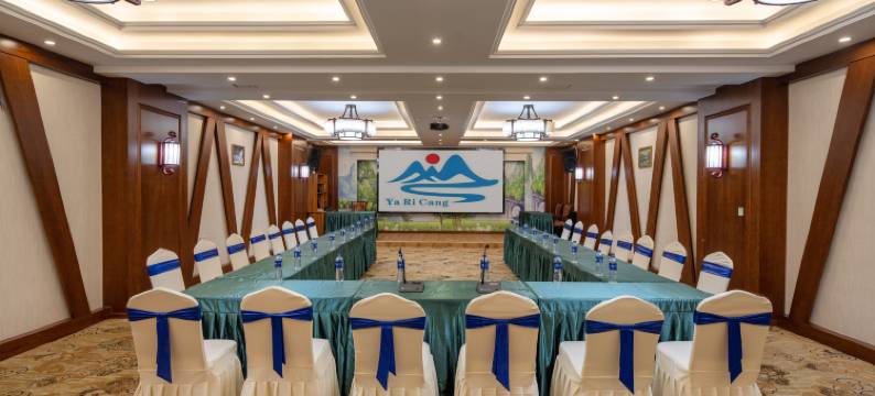 松潘川主寺镇亚日国际大酒店图片