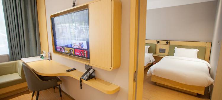 朵雅酒店(乌鲁木齐铁路局地铁站店)图片