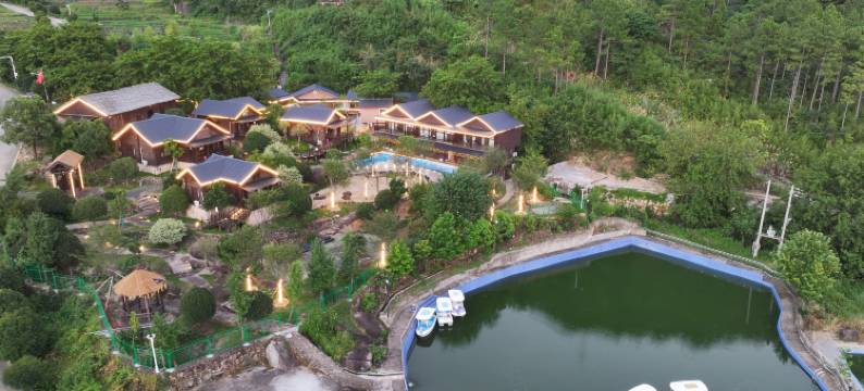 横峰东坡逸居图片