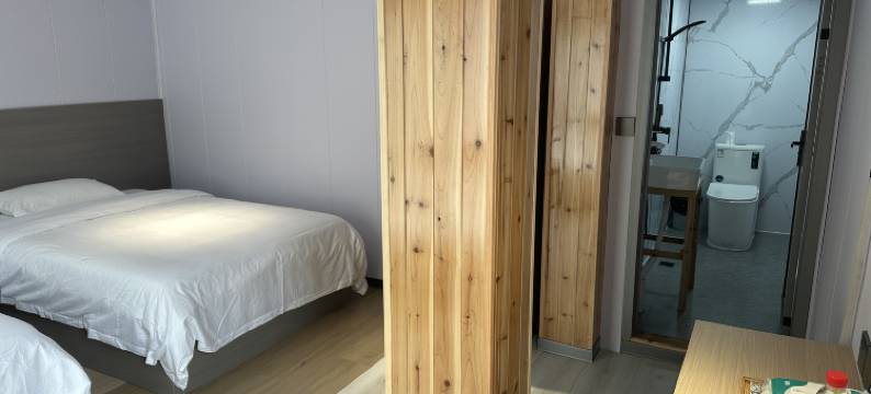 小丹江苗寨夏悦美宿图片