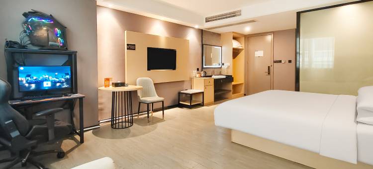 铂曼电竞酒店(江门东方广场店)图片