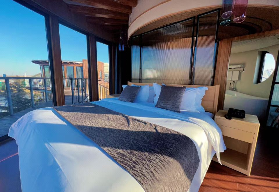 Jiawo Shijieguanhou HomestayHotel Overview