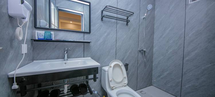 德阳玛吉阿米客栈(五洲广场工程大学店)图片