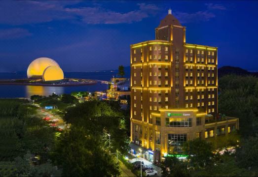 Holiday Inn Express Zhuhai Grand Theater by IHG Hotel Overview