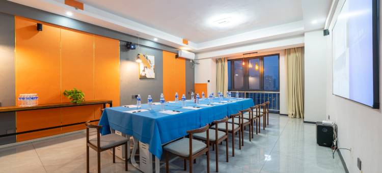 大隐艺术影宿酒店(定州万达店)图片