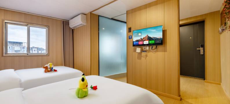 洋毅投影小院民宿(九江火车站第七中学店)图片