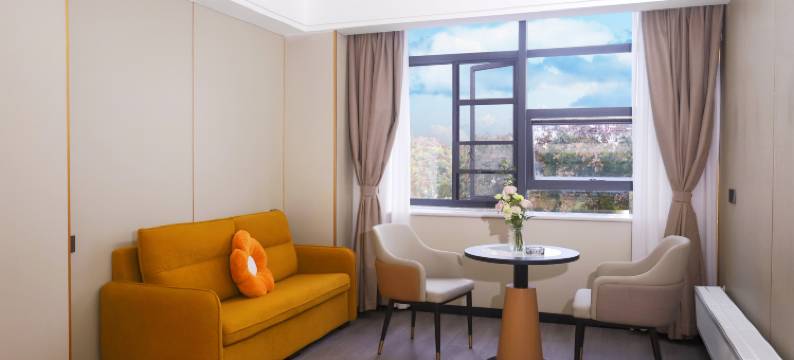 乐至乐曼酒店图片