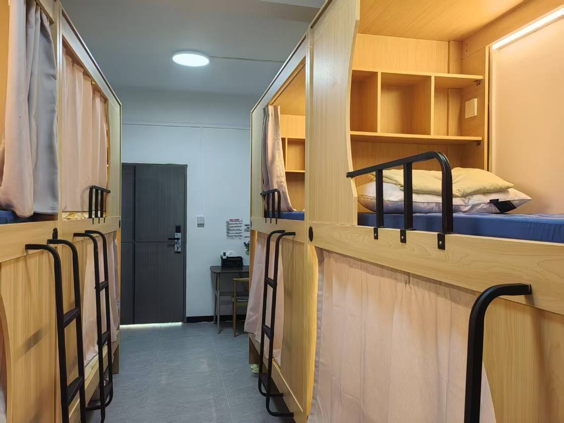 蓬友太空舱青年旅舍(深圳坂田地铁站店)