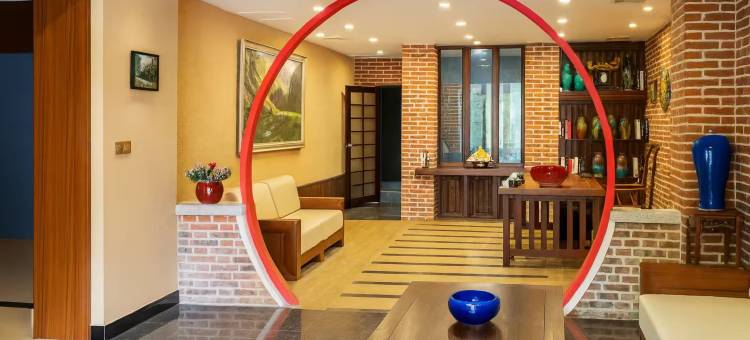 多胜艺术酒店图片