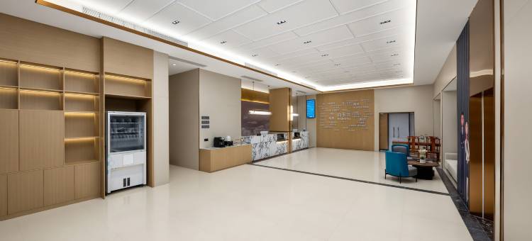 白玉兰酒店(青岛北站君峰路地铁站店)图片