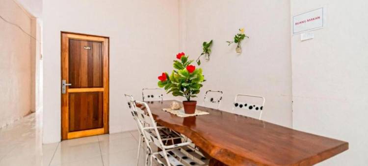 RedDoorz @ Fella Homestay Glugur Medan图片
