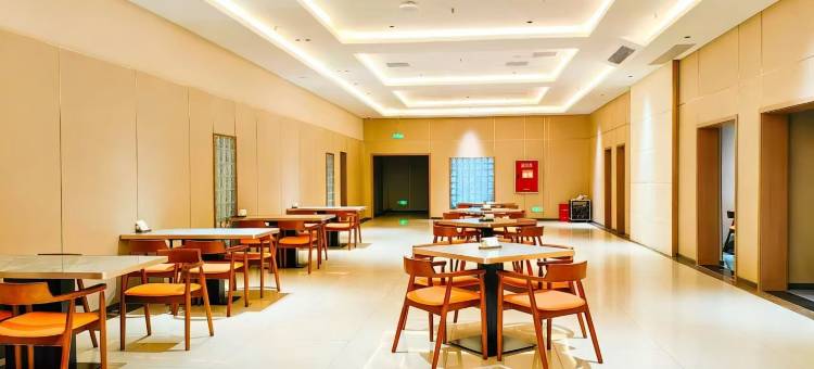 西昌弘海享驻酒店(月亮湖湿地公园西客站店)图片