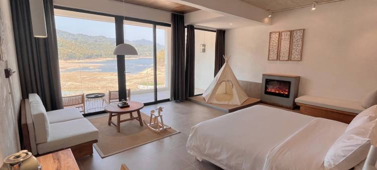 万绿湖拾三·AFTERHOURS温泉民宿图片