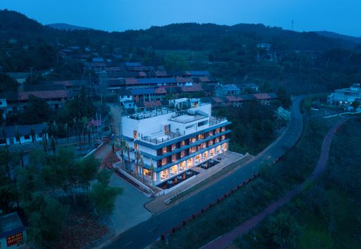 MUNI MUNI Dongjianghu Resort Hotel Overview