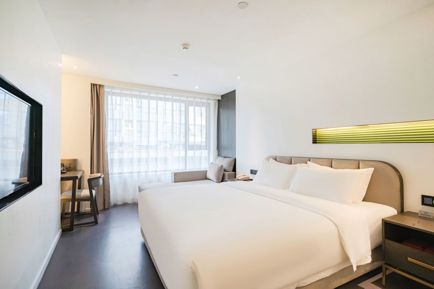 Junkun Hotel(Chengdu Chunxi Road Taikoo Li Store) Over view