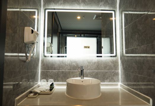 Qingmang Quality Hotel Hotel Overview