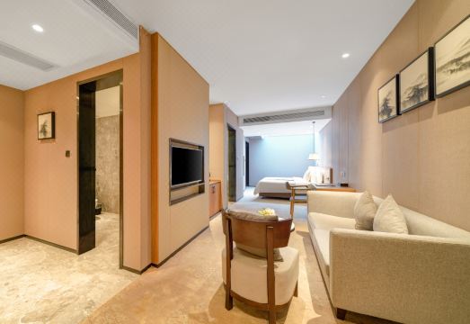 Dynasty Hotel (Shenzhen Futian Port) Hotel Overview