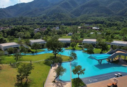 Spring HomestayOver view