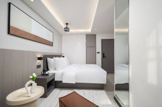 乐东朵莱影院酒店(黄流车站店)