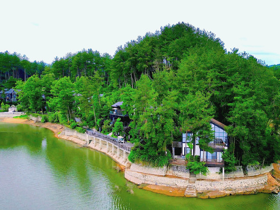 汉中红寺湖云缦山庄