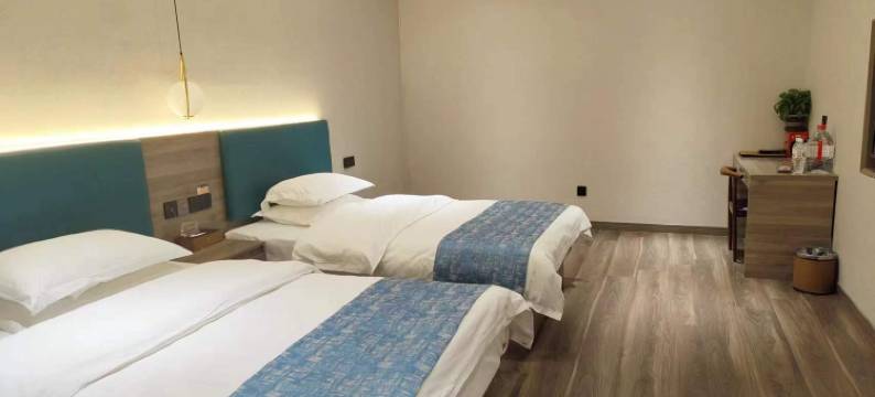 中旺轻奢酒店(石泉古街店)图片