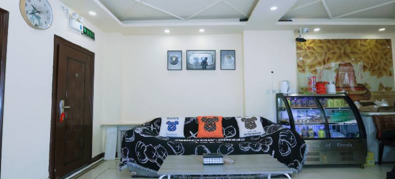 大连青柠宾馆(金州鸿玮澜山轻轨站店)图片