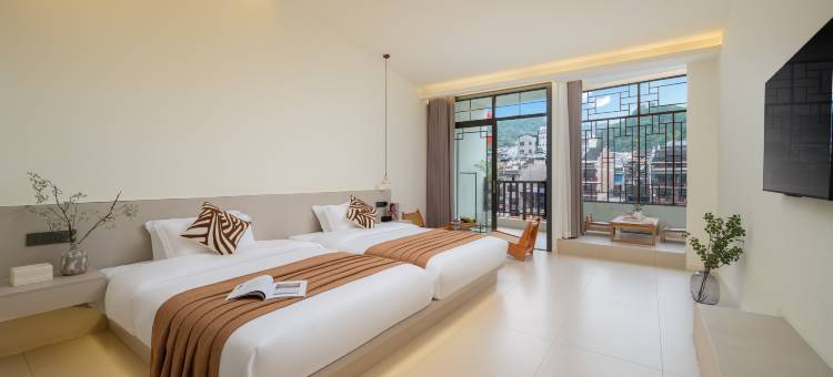 NANBEI楠北·设计师美学民宿(镇远古城新大桥店)图片