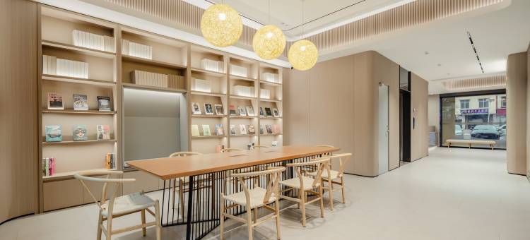 云朵酒店(横州六景汽车站店)图片