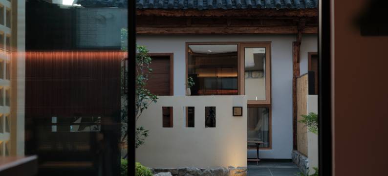 一宿YISUINN·栖海见山度假民宿(龙龛码头洱海生态廊道店)图片