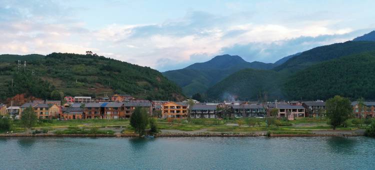 泸沽湖吕娘子客栈图片