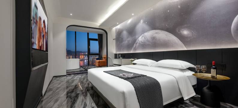 南倾·一岛高空江景酒店(重庆解放碑洪崖洞店)图片