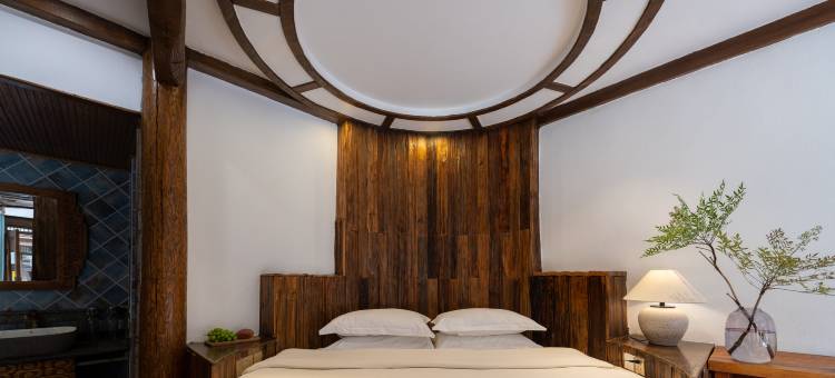 古井•侘寂风日照金山美学设计师360度古城雪山屋顶咖啡美宿图片