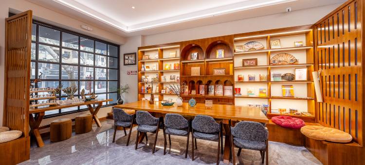 敦煌云景酒店(沙洲夜市店)图片