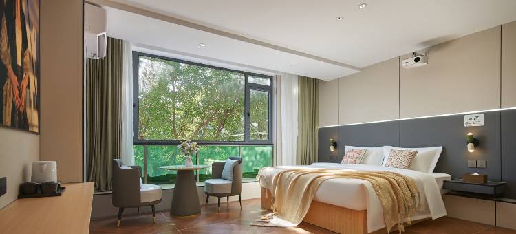 柏缦影视酒店(龙岩动车站店)图片